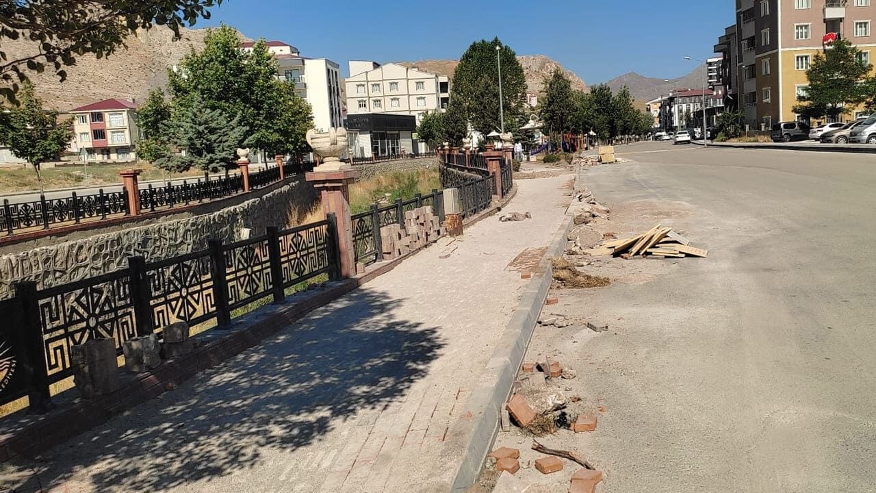 Haberimiz Sonrası Akköprü Parkı'nda Onarım Çalışması (1)