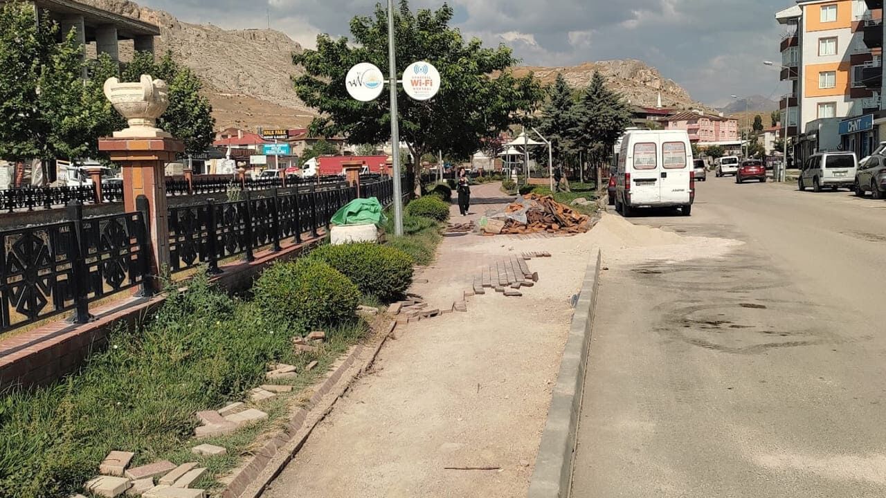 Haberimiz Sonrası Akköprü Parkı'nda Onarım Çalışması (2)