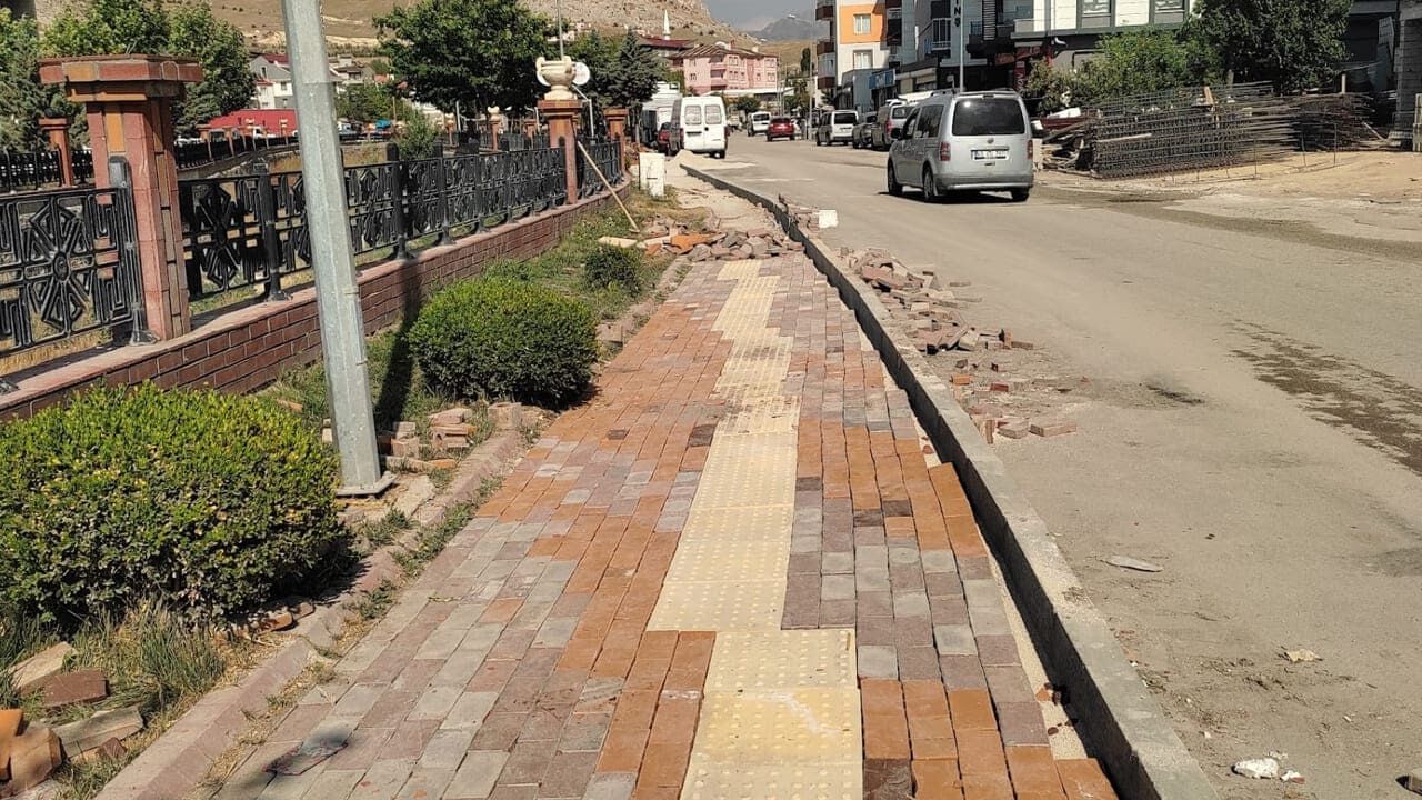 Haberimiz Sonrası Akköprü Parkı'nda Onarım Çalışması (3)