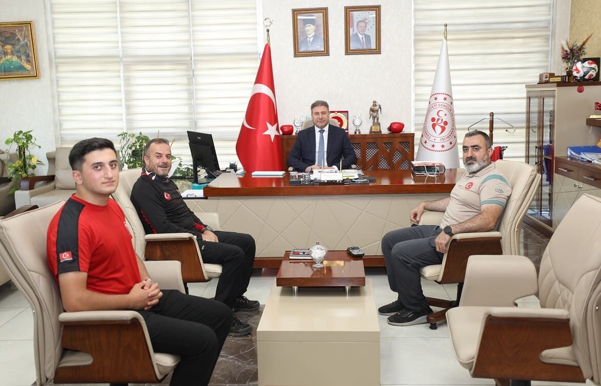 Hak Arama Kurtarma’dan Müdür Tosun’a Ziyaret (1)
