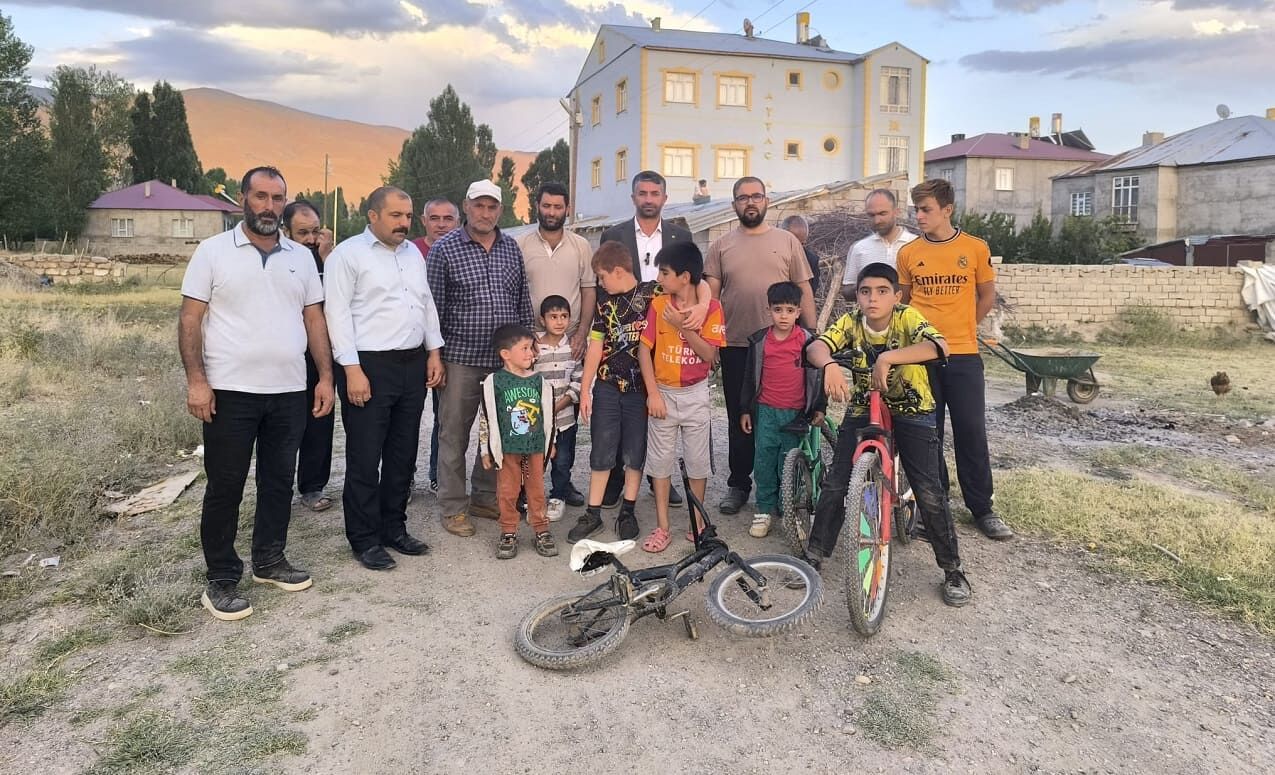 Hüda Par’dan Vaski̇’ye Tepki Muradiye'de 150 Hane Yıllardır Kanalizasyon Bekliyor (2)