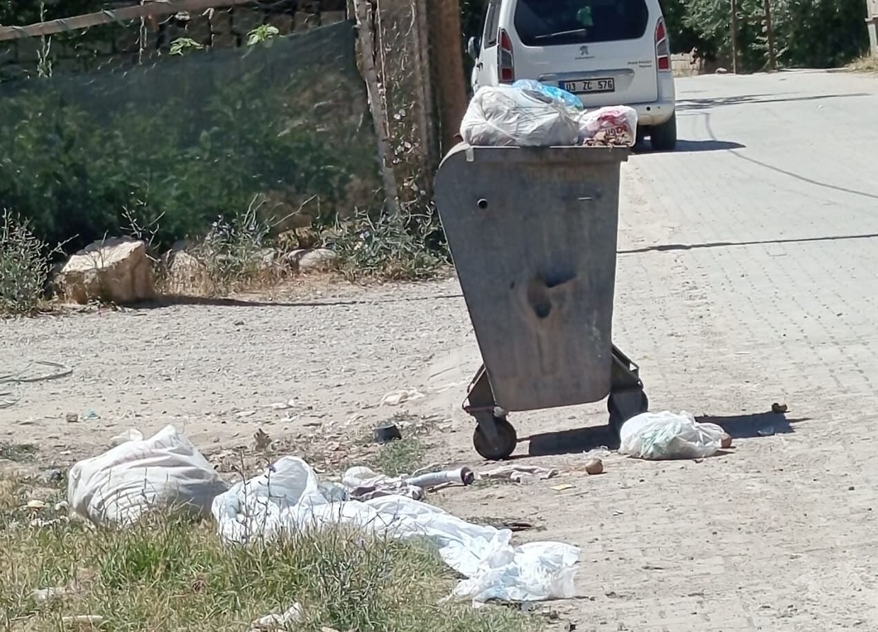 İpekyolu'nda Çöp Krizi Büyüyor! (3)