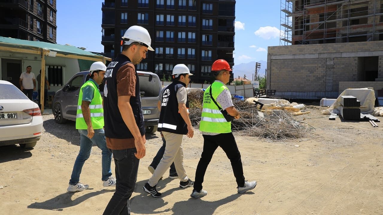 İpekyolu’ndaki Inşaatlara Denetim Uymayanlara Ceza Uygulanacak (3)