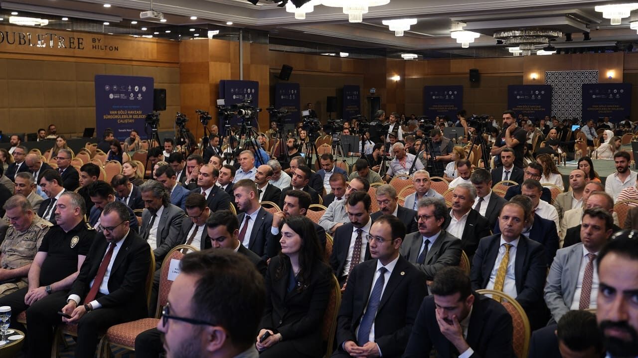 Van Gölü Için Tarihi Zirve Sürdürülebilir Gelecek Çalıştayı Başladı (9)