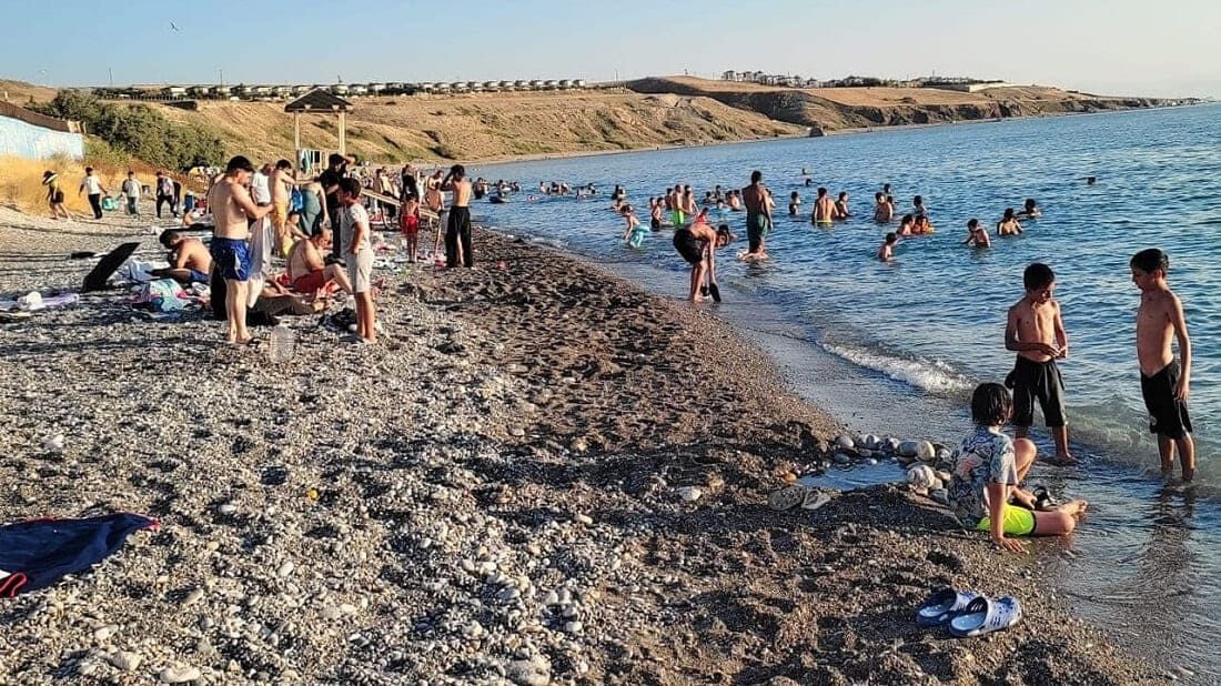 Van Gölü Sahilleri Hafta Sonu Ziyaretçi Akınına Uğradı (4)