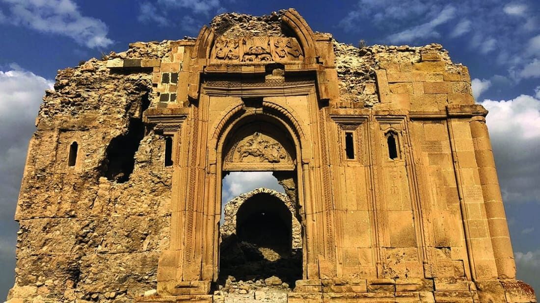 Van’da 800 Yıllık Bartholomeus Kilisesi Ayağa Kaldırılmayı Bekliyor (4)