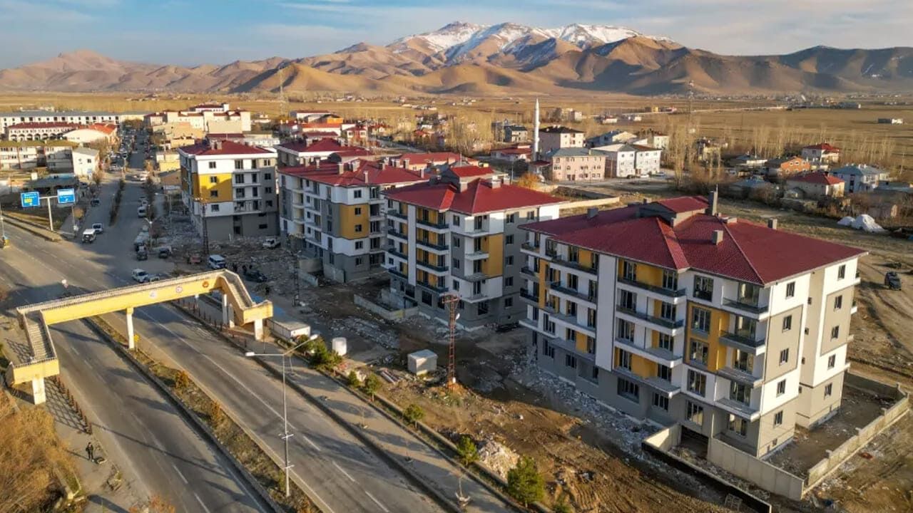 Van'da Belediye 53 Daireyi Satışa Çıkardı! Fiyatlar Dikkat Çekiyor (1)
