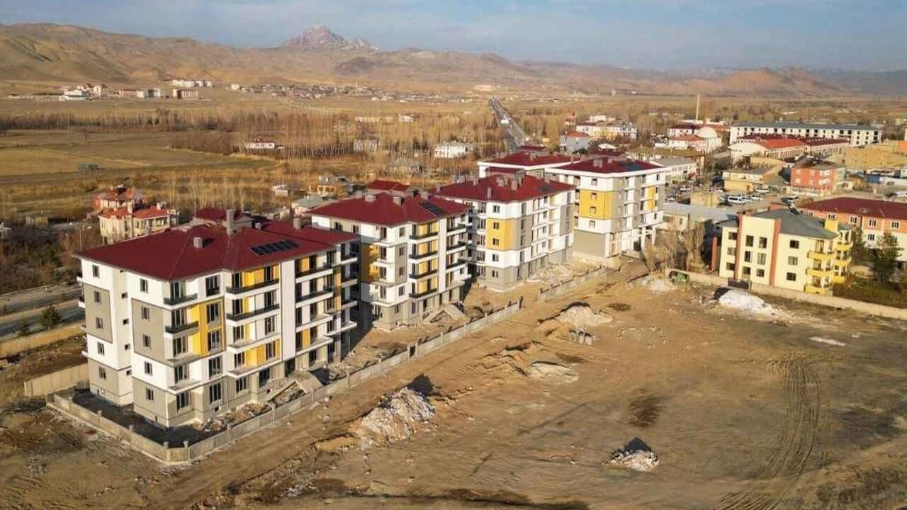 Van'da Belediye 53 Daireyi Satışa Çıkardı! Fiyatlar Dikkat Çekiyor (10)