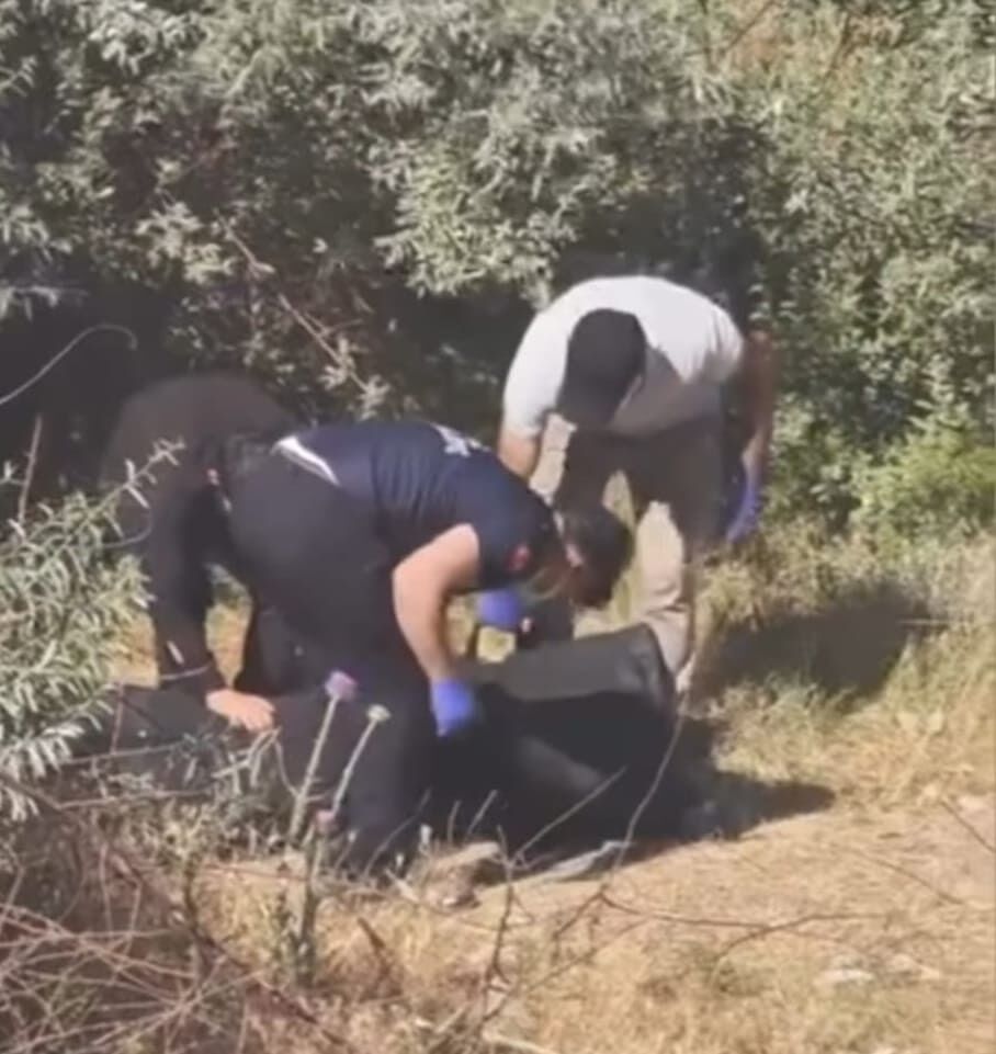 Van’da Boş Arazide Ceset Bulundu! (1)