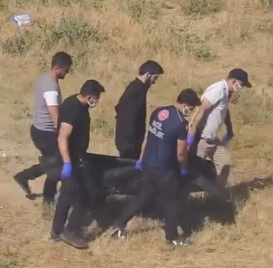 Van’da Boş Arazide Ceset Bulundu! (2)