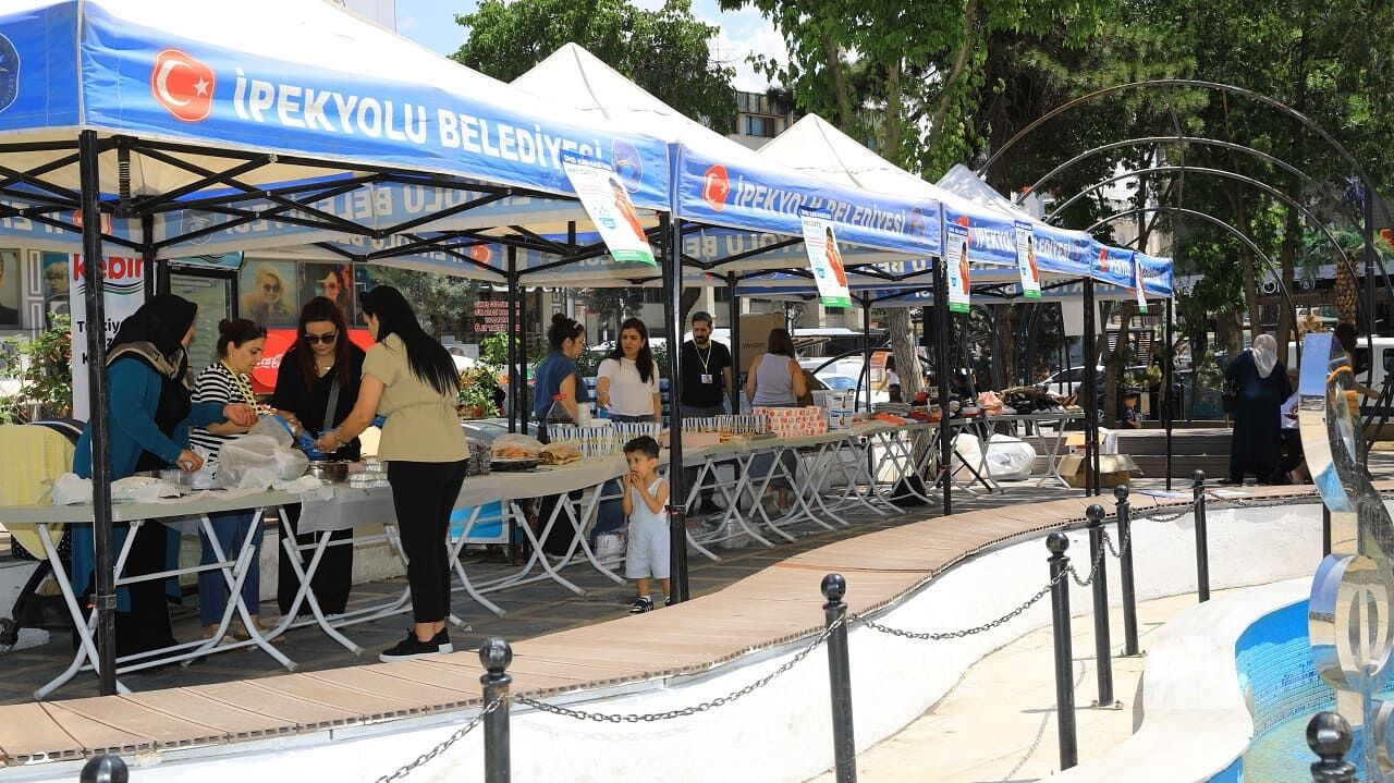 Van’da Dmd Hastası Çocuk Için Kermes Açıldı (1)