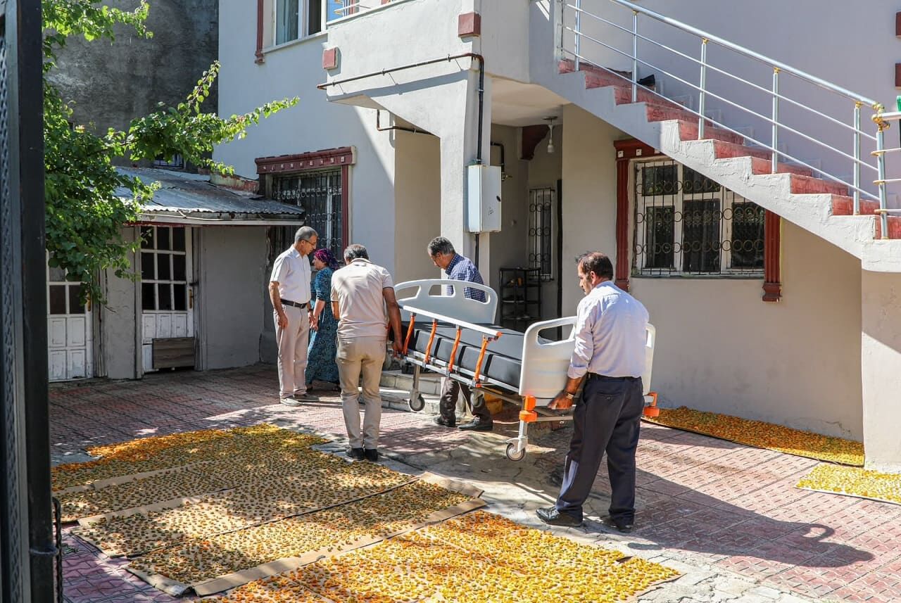 Van’da Ihtiyaç Sahibi Vatandaşa Hasta Yatağı Desteği Sağlandı