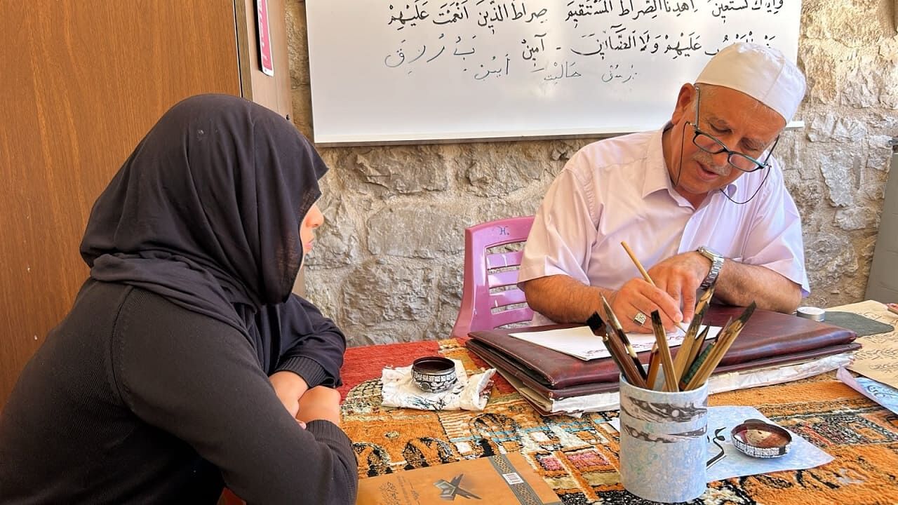 Van’da Kur’an Kursuna Gelen Öğrenciler Hat Sanatı Da Öğreniyor (1)