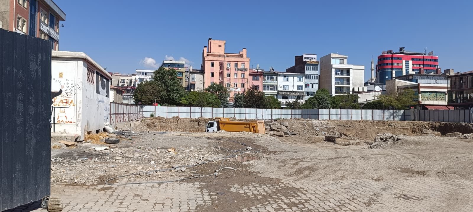 Van'da Otopark Sorununa Nefes Aldıracak Projede Ilk Kazma Vuruldu (1)