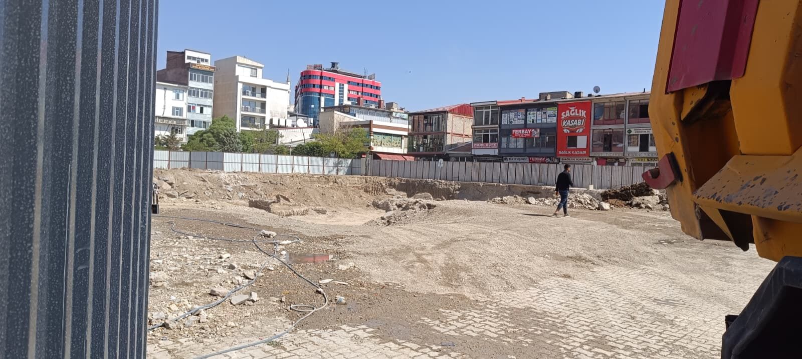 Van'da Otopark Sorununa Nefes Aldıracak Projede Ilk Kazma Vuruldu (7)