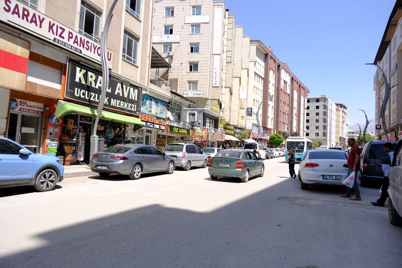 Van’da Tek Yön Uygulaması Ters Tepti! Trafik Kilitlendi, Esnaf Iş Yapamaz Hale Geldi (3)