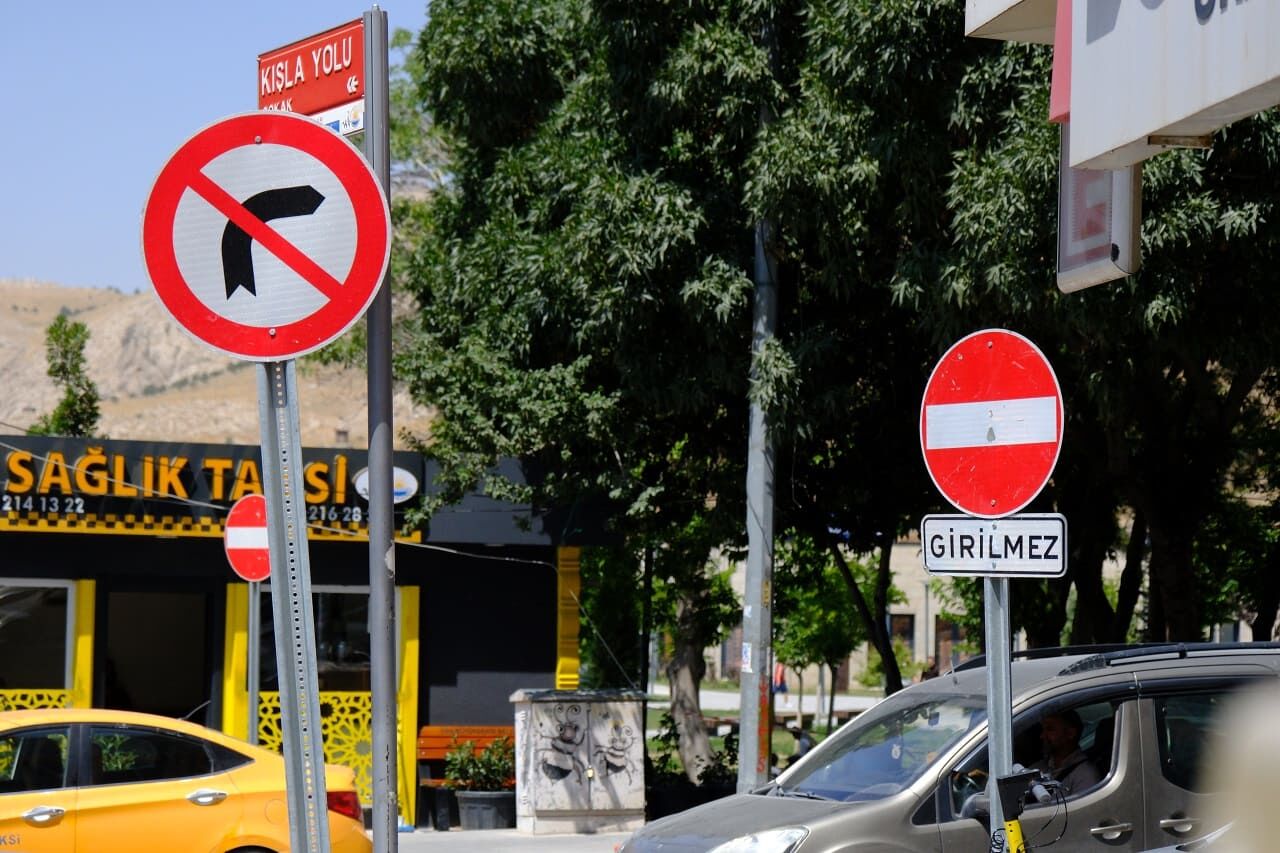 Van’da Tek Yön Uygulaması Ters Tepti! Trafik Kilitlendi, Esnaf Iş Yapamaz Hale Geldi (4)