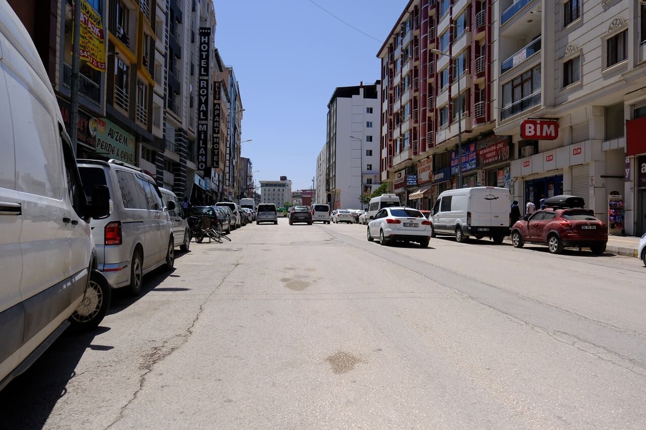 Van’da Tek Yön Uygulaması Ters Tepti! Trafik Kilitlendi, Esnaf Iş Yapamaz Hale Geldi (9)
