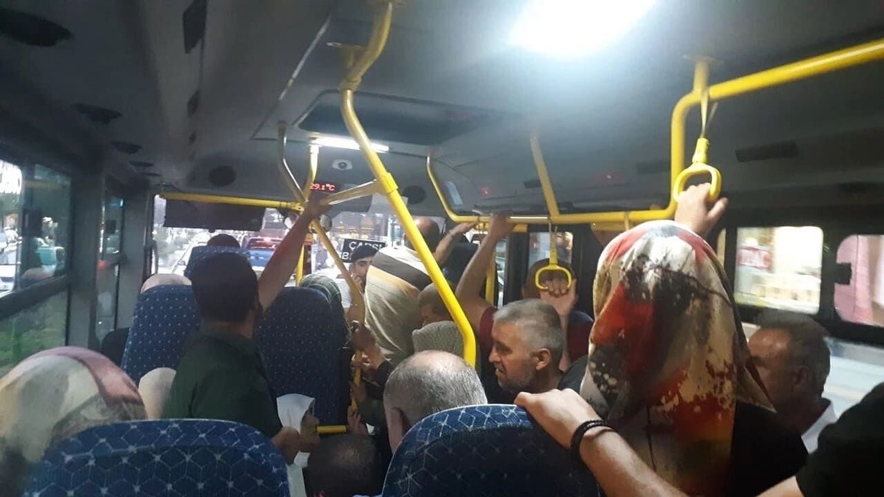 Van'da Toplu Taşımada Klima Çilesi! Yolcular Nefes Alamıyor (3)