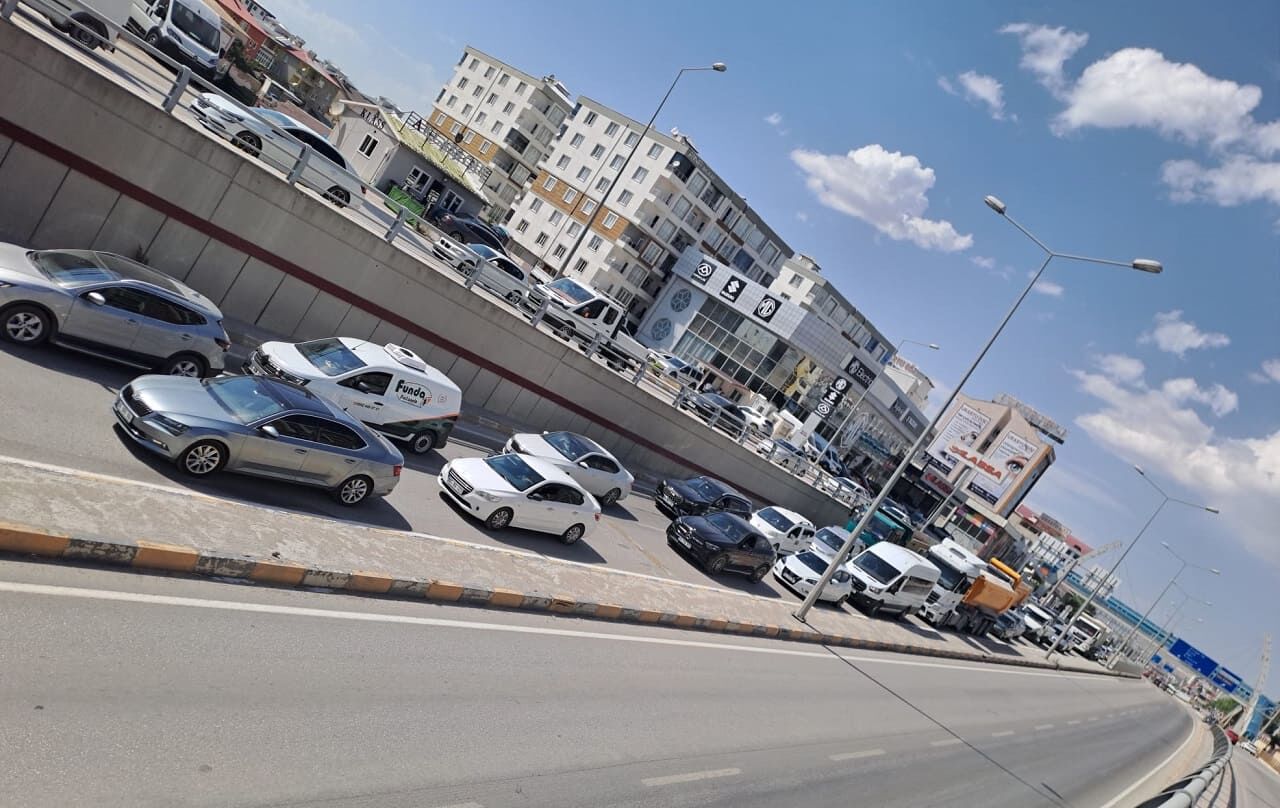 Van'da Trafik Lambaları Arızalandı, Şehir Içi Ulaşım Felç Oldu! (1)