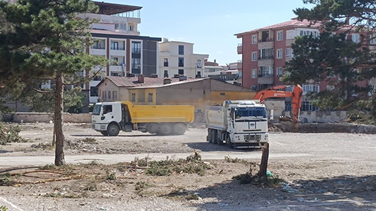 Van’da Ücretsiz Otopark Kapatıldı! Eski Orduevinin Yerine Ne Yapılacak (4)