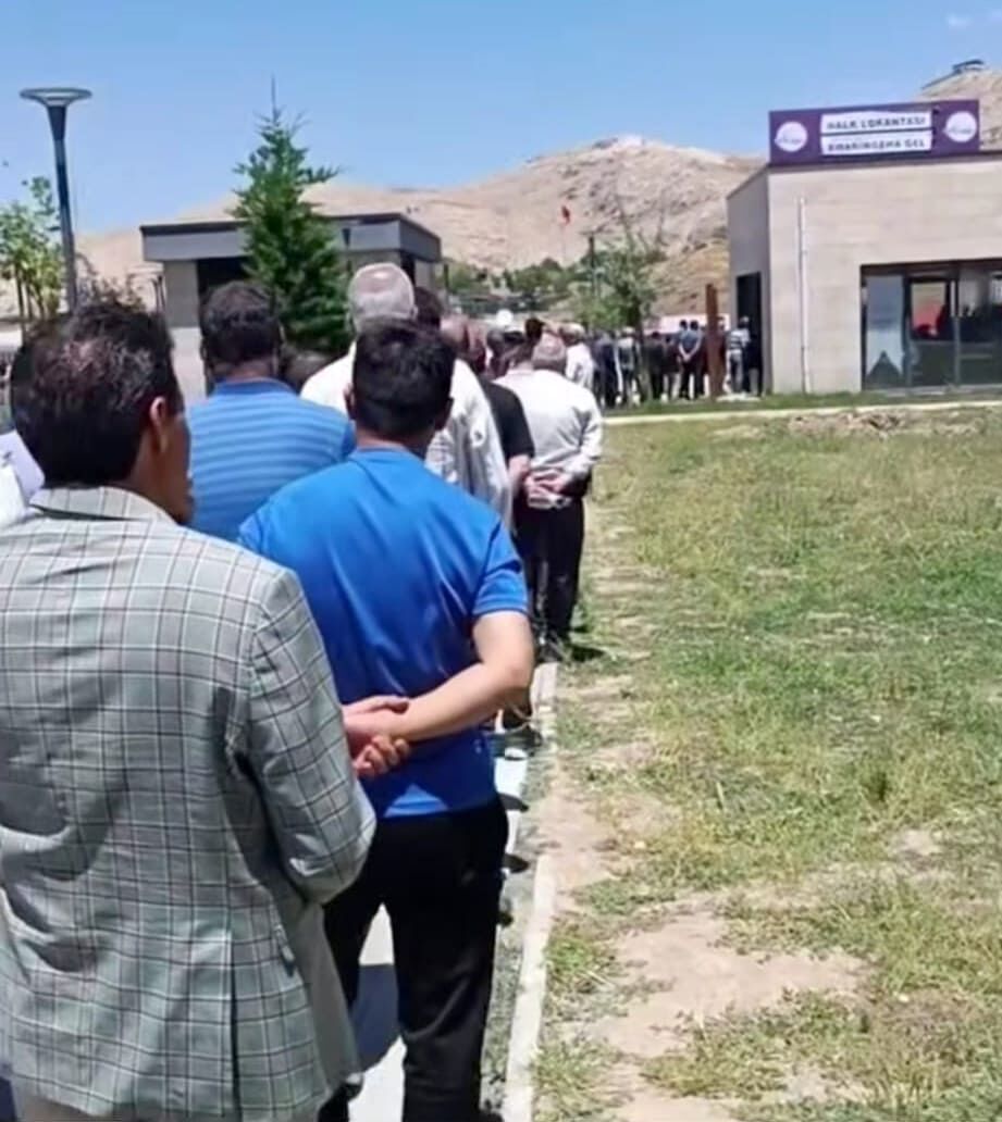 Van'da Ücretsiz Yemek Kuyruğu (3)