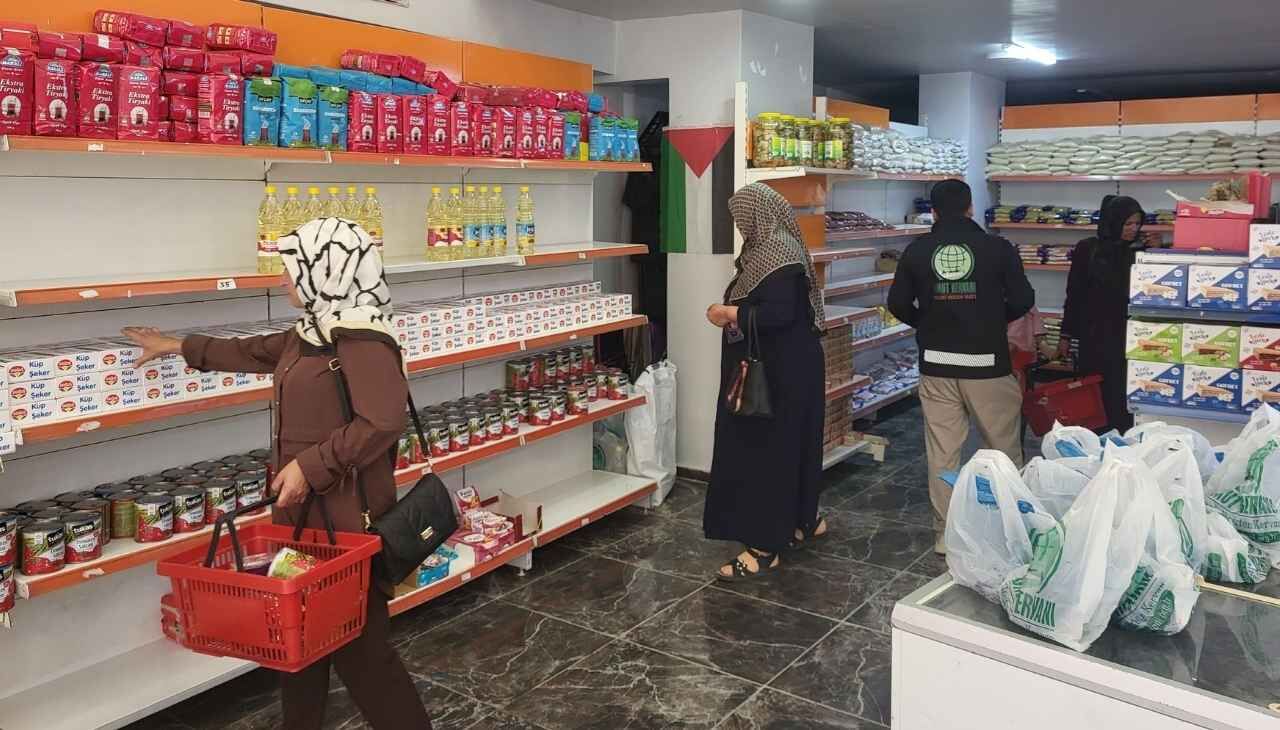 Van'da Umut Kart Ile Yüzlerce Aileye Yardım4