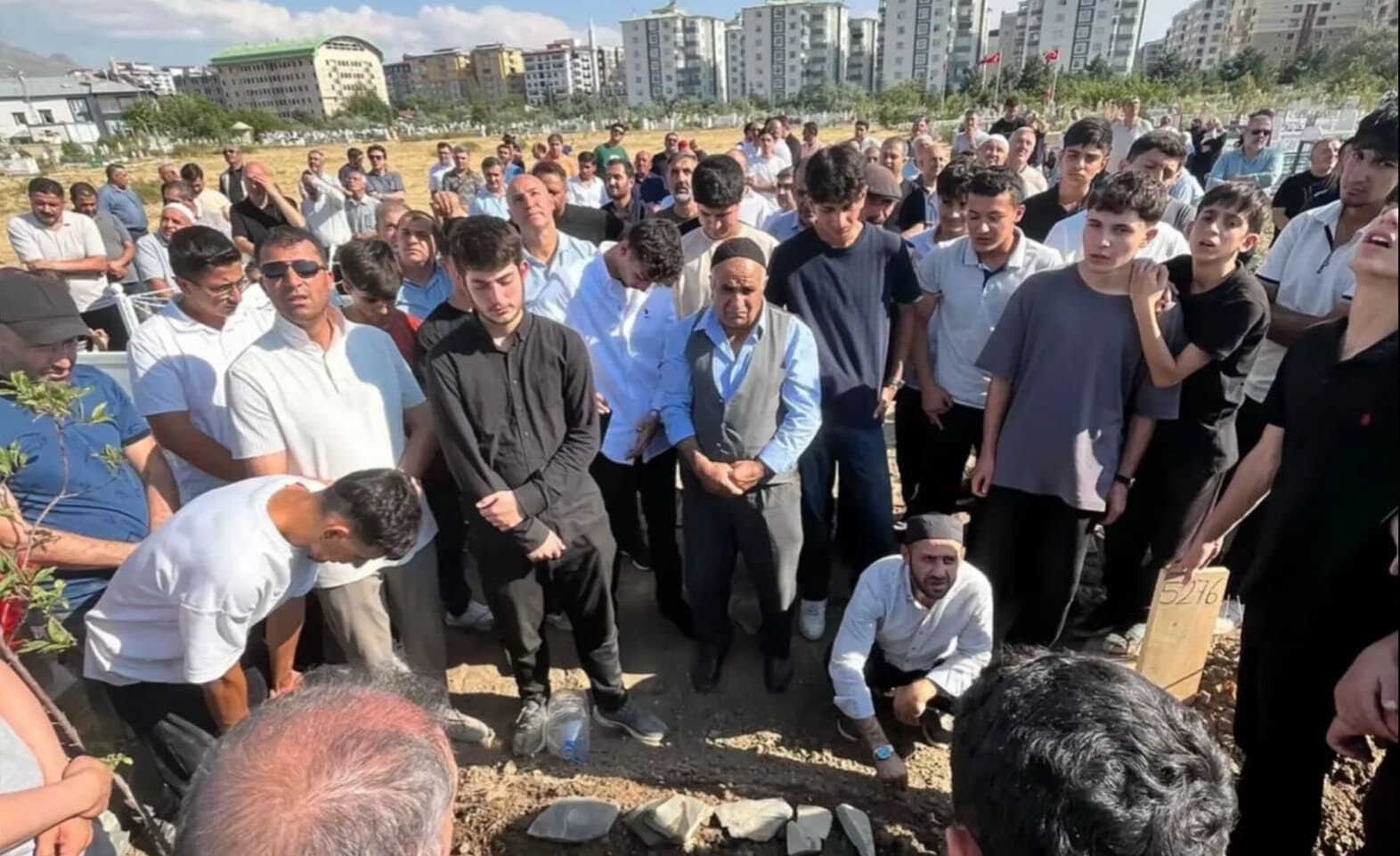 Van’da Yürek Yakan Kaza! 16 Yaşındaki Çocuk Hayatını Kaybetti! (4)