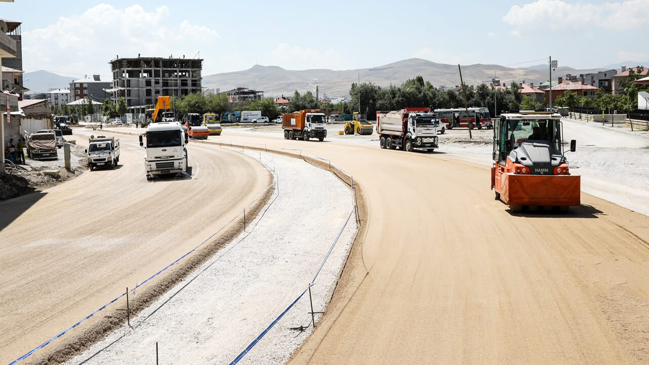 Van'ın yeni bağlantı yolu şekilleniyor