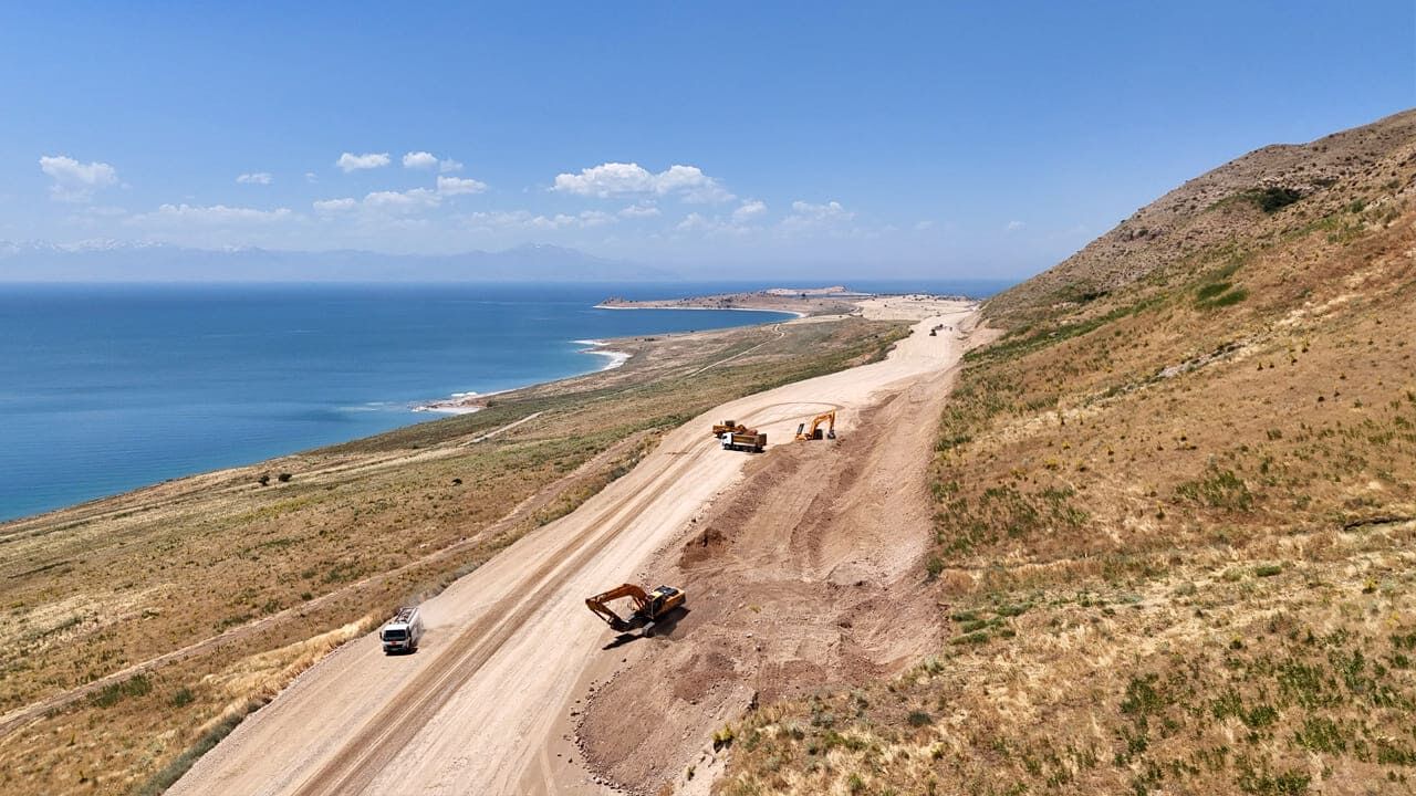 Van'ın Yıllardır Beklediği Çitören Sahil Yolu’nda Çalışmalar Sürüyor (1)