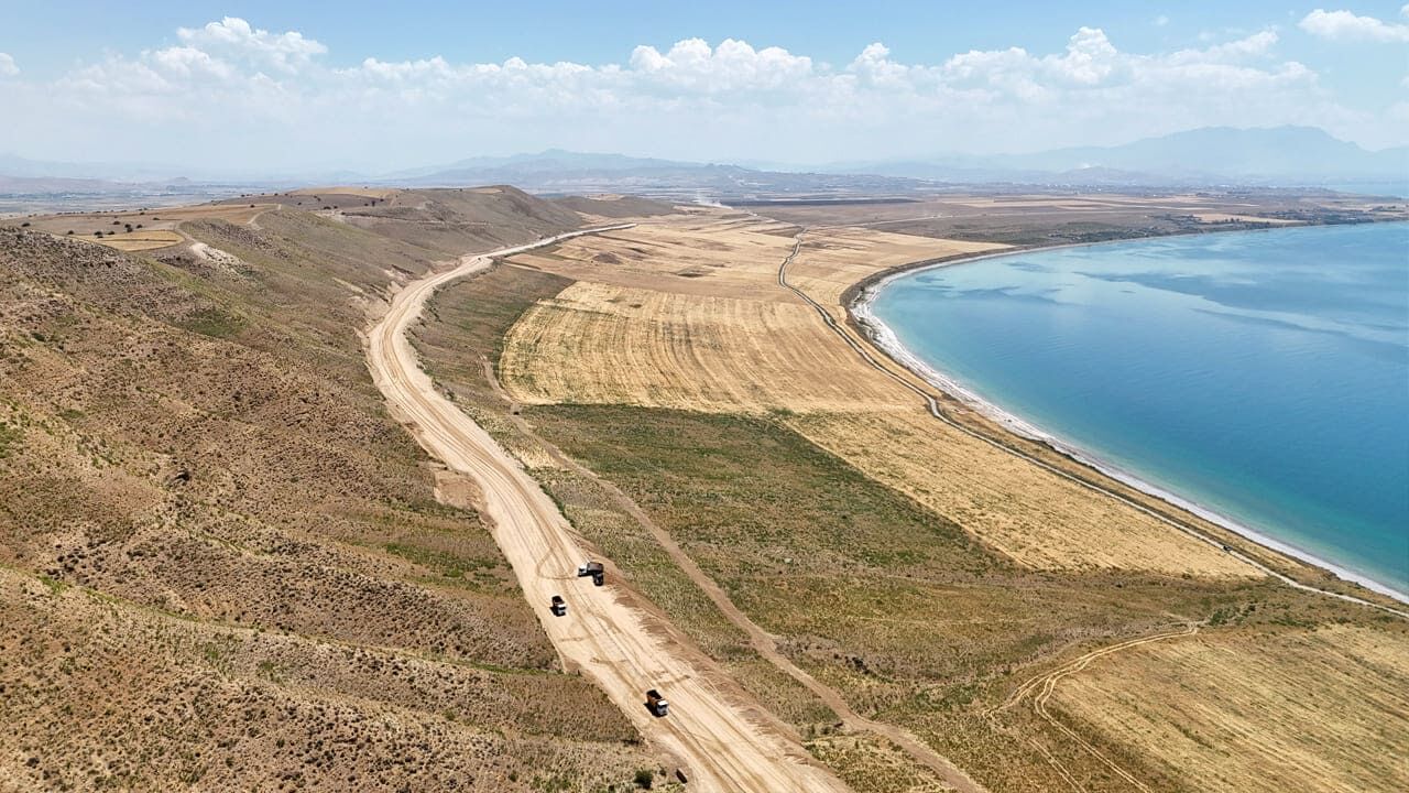 Van'ın Yıllardır Beklediği Çitören Sahil Yolu’nda Çalışmalar Sürüyor (5)