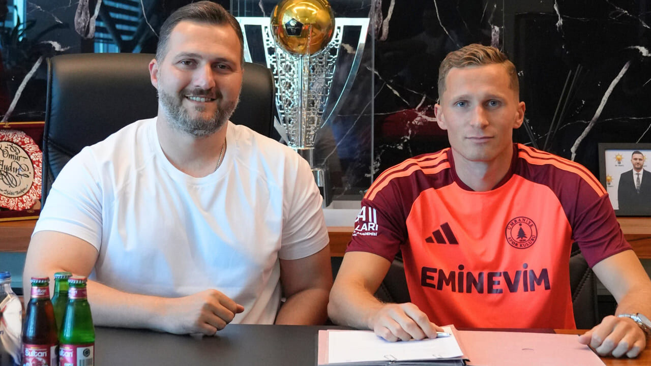 Vanspor'da Yaprak Dökümü Sürüyor! İki Futbolcu Daha Takıma Veda Etti (3)