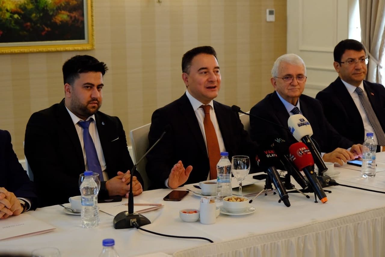 Ali Babacan Van’da Konuştu Bu Güzel Memleket Kötü Yönetiliyor (2)