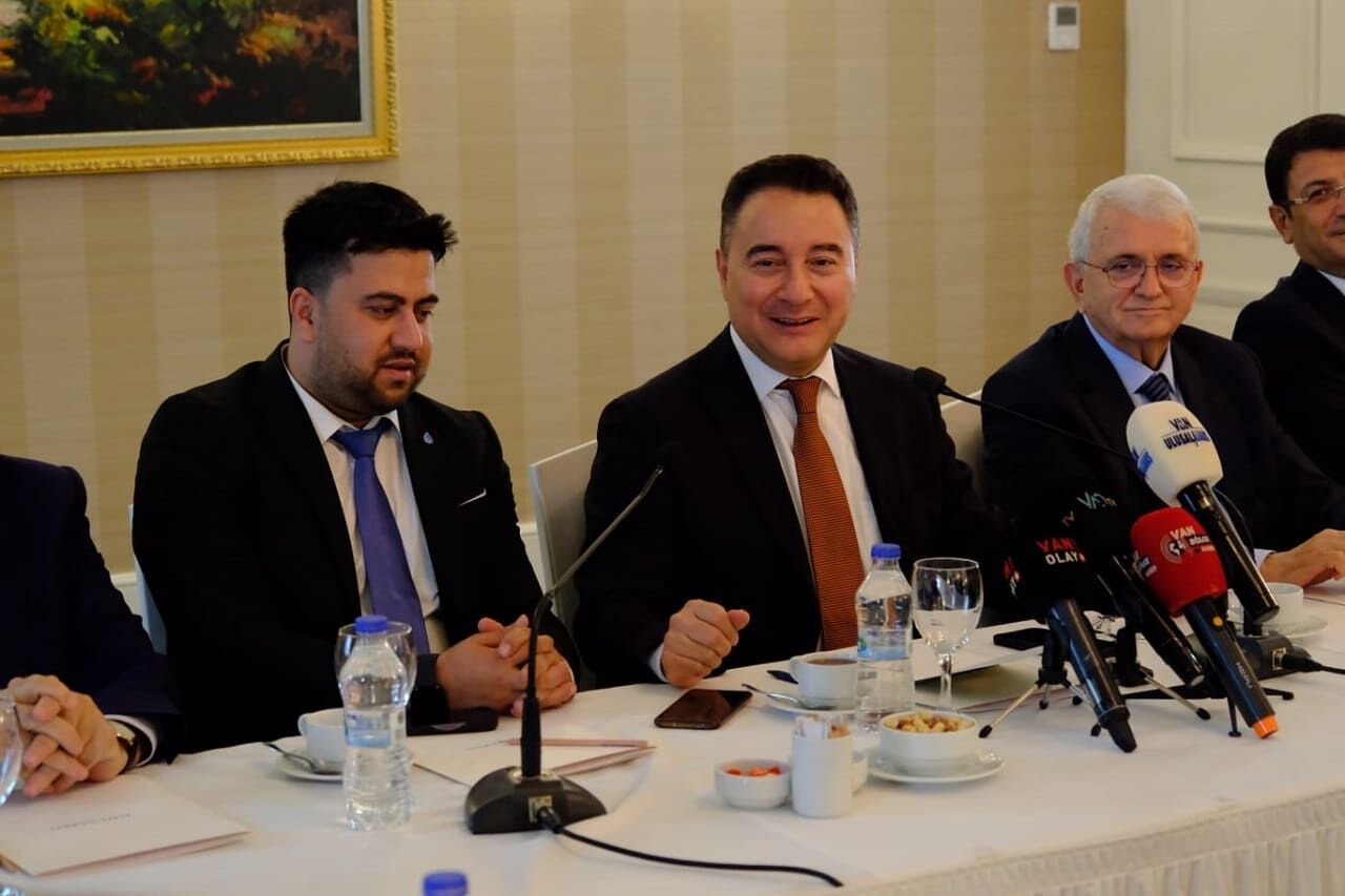 Ali Babacan Van’da Konuştu Bu Güzel Memleket Kötü Yönetiliyor (3)