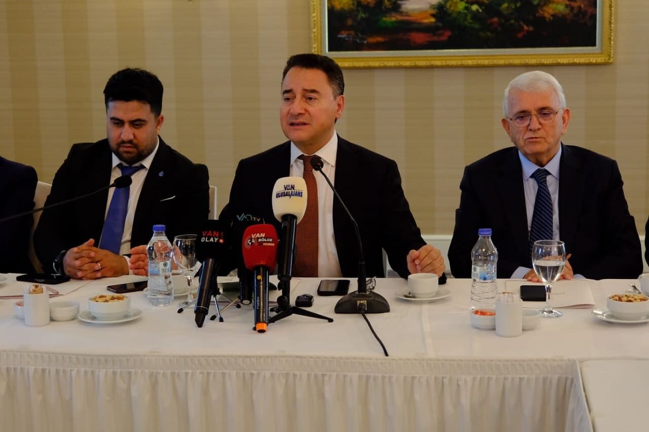 Ali Babacan Van’da Konuştu Bu Güzel Memleket Kötü Yönetiliyor (5)