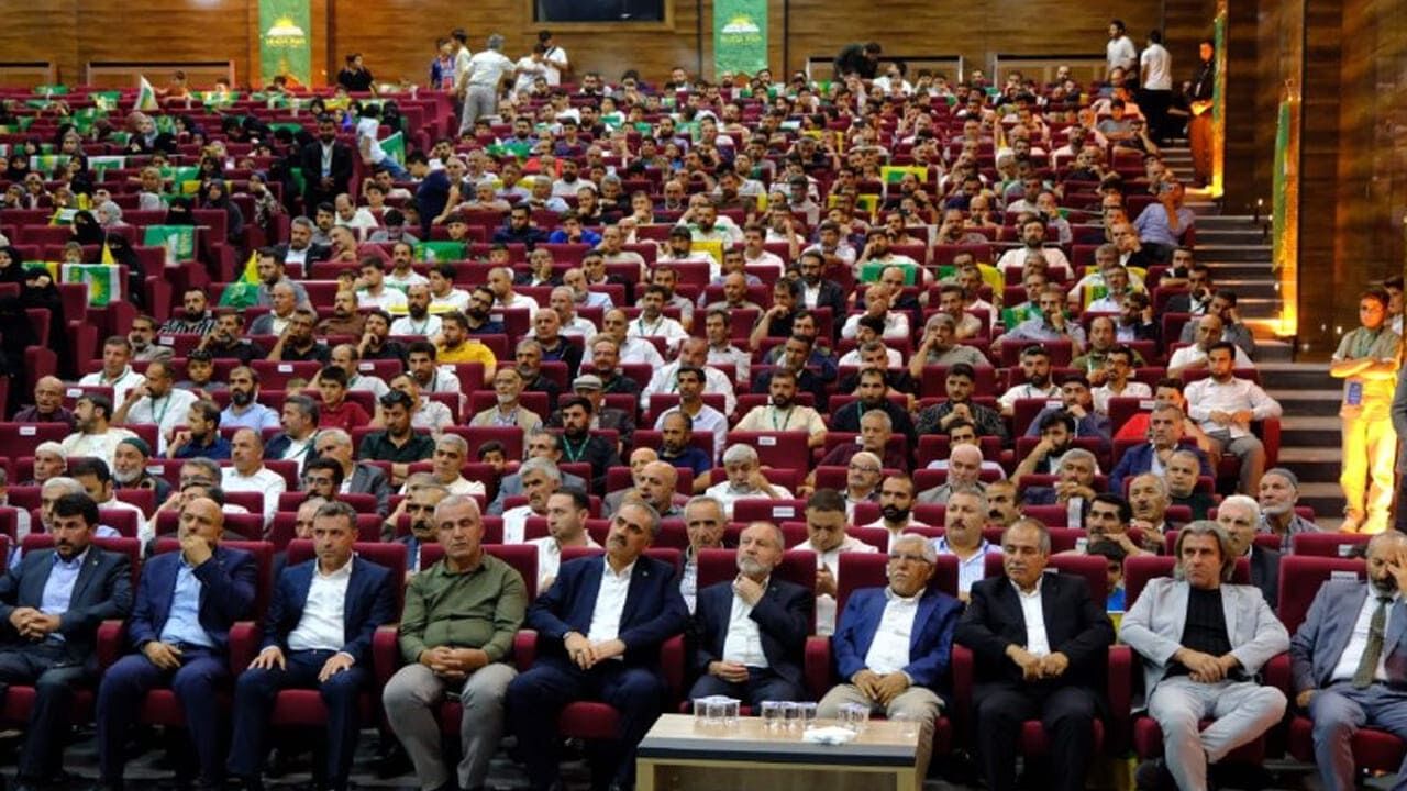 Hüda Par Genel Başkanı Yapıcıoğlu Van’da Konuştu Şiddet Bitecek, Silah Susacak, Kardeşlik Konuşacak (11)