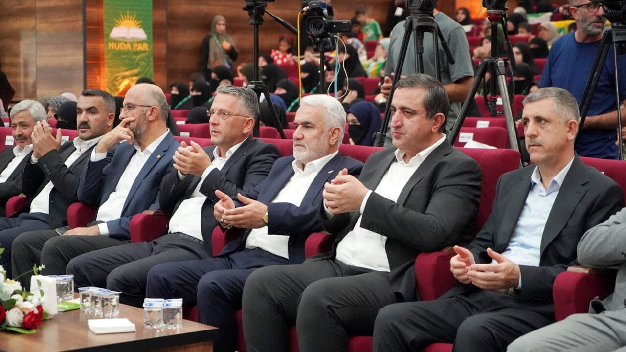 Hüda Par Genel Başkanı Yapıcıoğlu Van’da Konuştu Şiddet Bitecek, Silah Susacak, Kardeşlik Konuşacak (14)