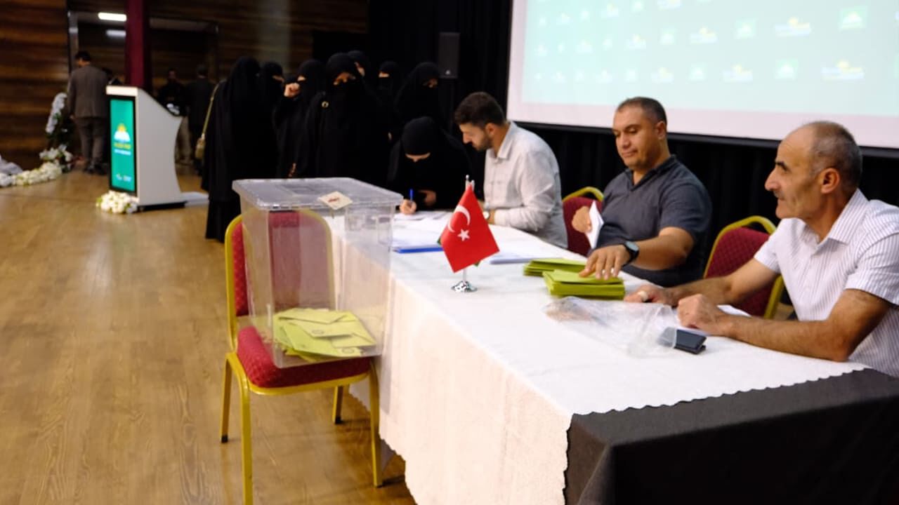 Hüda Par Genel Başkanı Yapıcıoğlu Van’da Konuştu Şiddet Bitecek, Silah Susacak, Kardeşlik Konuşacak (7)
