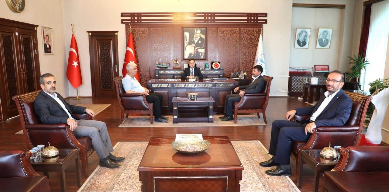Hüda Par’dan Erciş Kaymakamı Çelik’e Hayırlı Olsun Ziyareti (1)