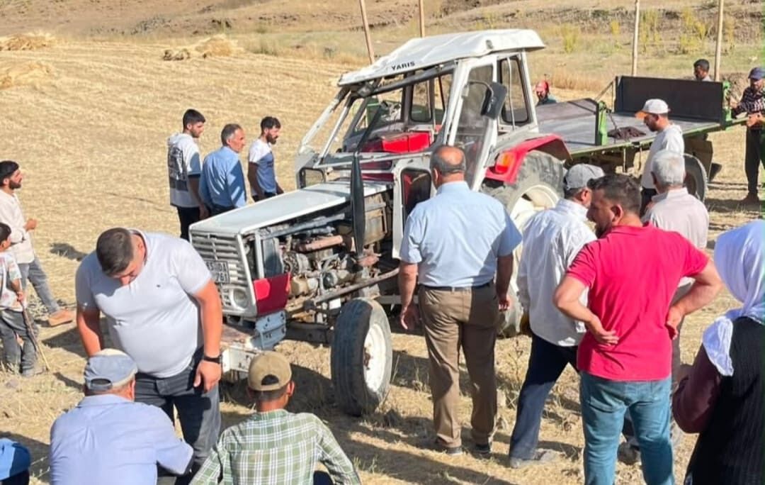 Van’da traktör kazası! Ölümden döndüler