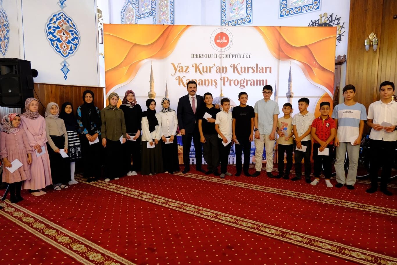 İpekyolu’nda Kur’an Kursları Görkemli Kapanış Programıyla Sona Erdi (4)