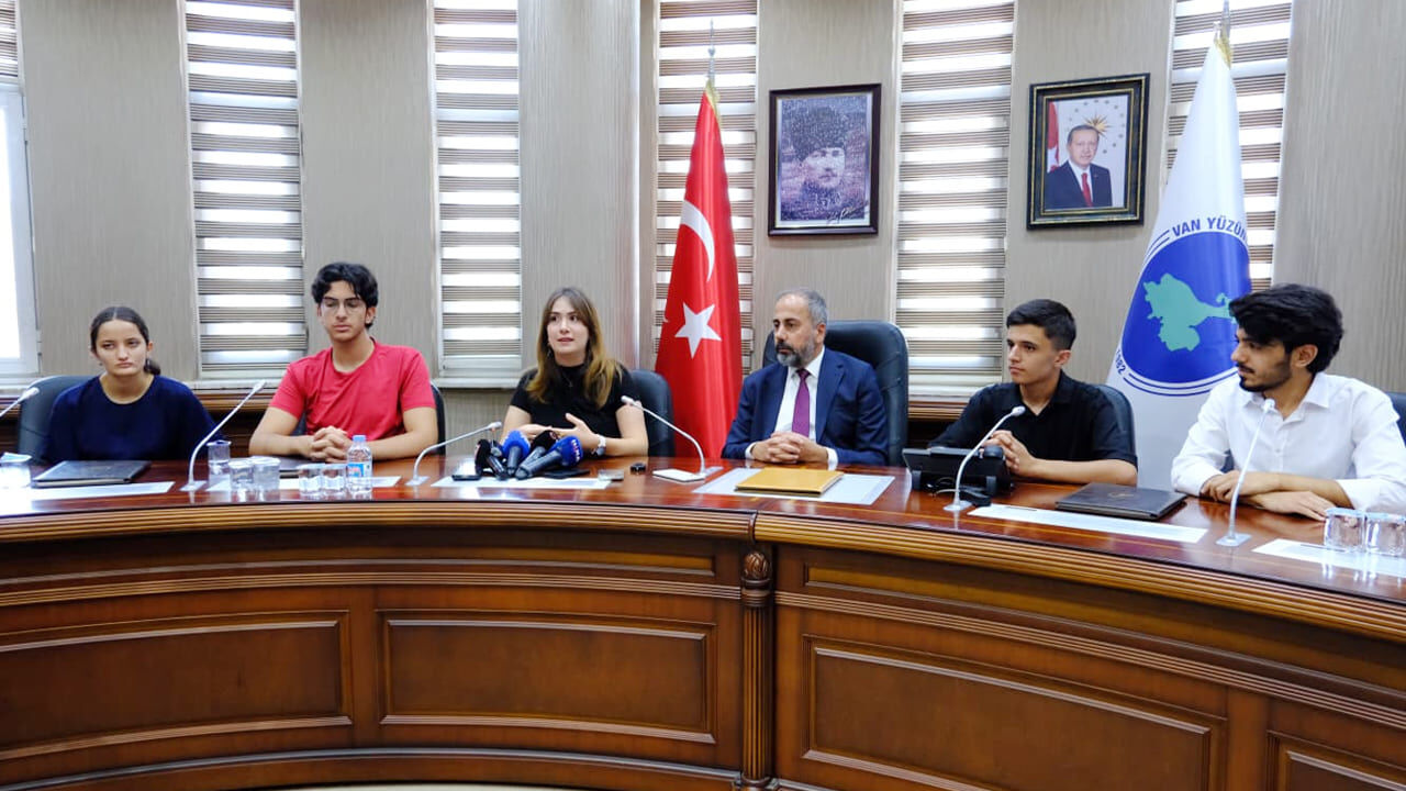 Mat Bi̇l Meyvelerini Verdi Vanlı Öğrenciler Türkiye'nin En Iyi Üniversitelerine Yerleşti (2)