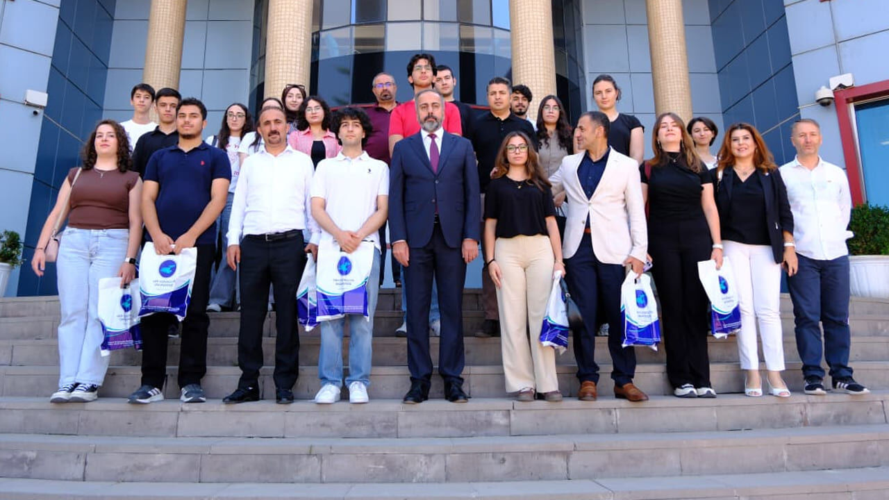 Mat Bi̇l Meyvelerini Verdi Vanlı Öğrenciler Türkiye'nin En Iyi Üniversitelerine Yerleşti (4)