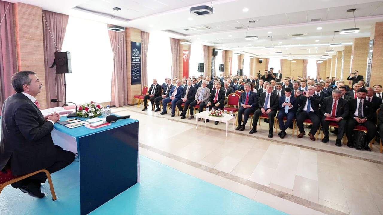 Müdür Çandıroğlu Şırnak’ta İl Millî Eğitim Müdürleri toplantısına katıldı