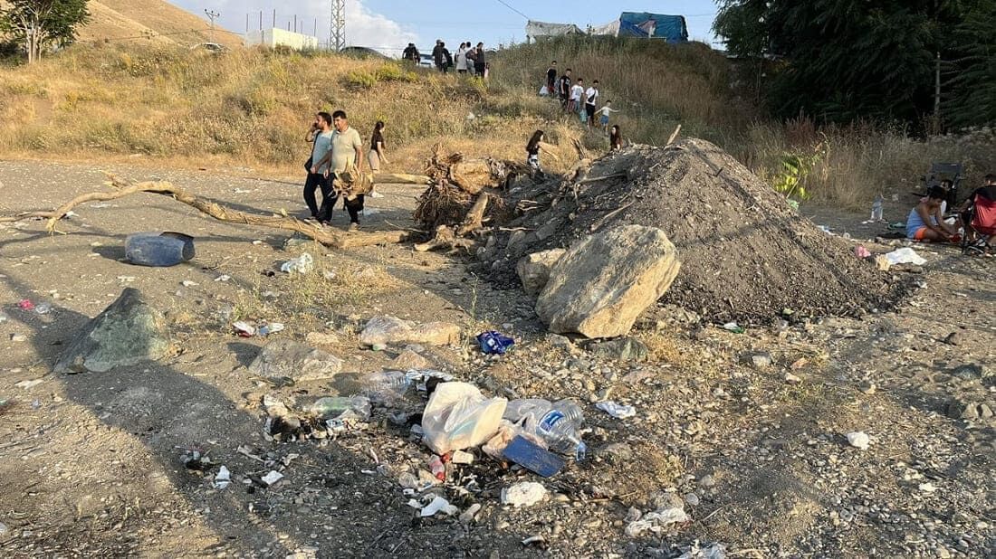 Van Gevaş Halk Plajı'ndaki Çöp Görüntülerine Tepki (2)