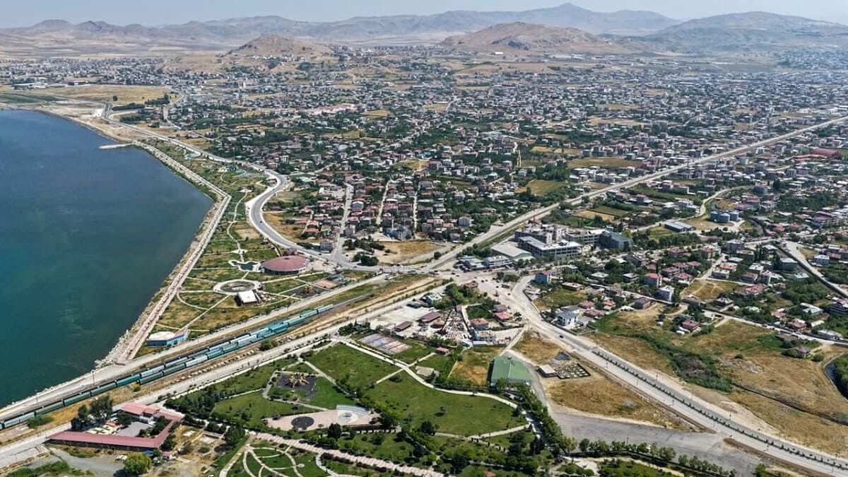 Van Gölü Sahilinde Ulaşım Ağı Genişliyor (2)