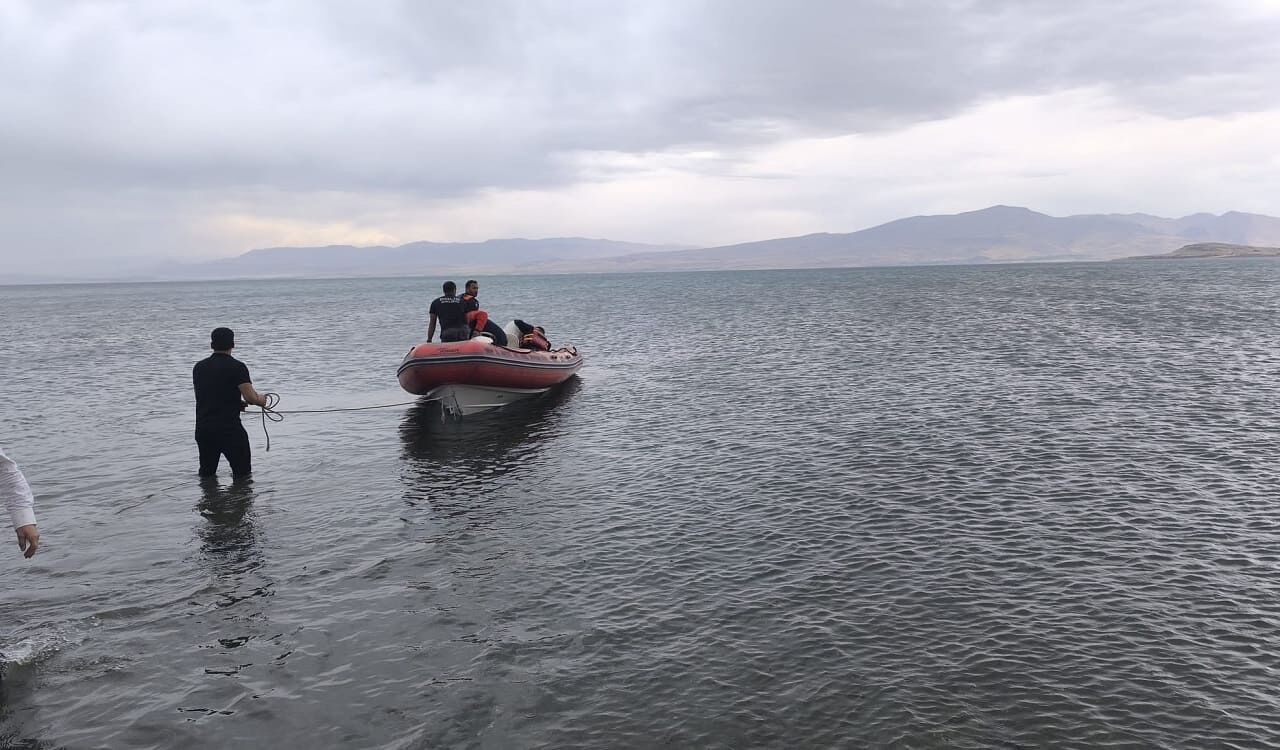 Van Gölü’ndeki Boğulma Olayına Ilişkin Afad’dan Açıklama (4)-1