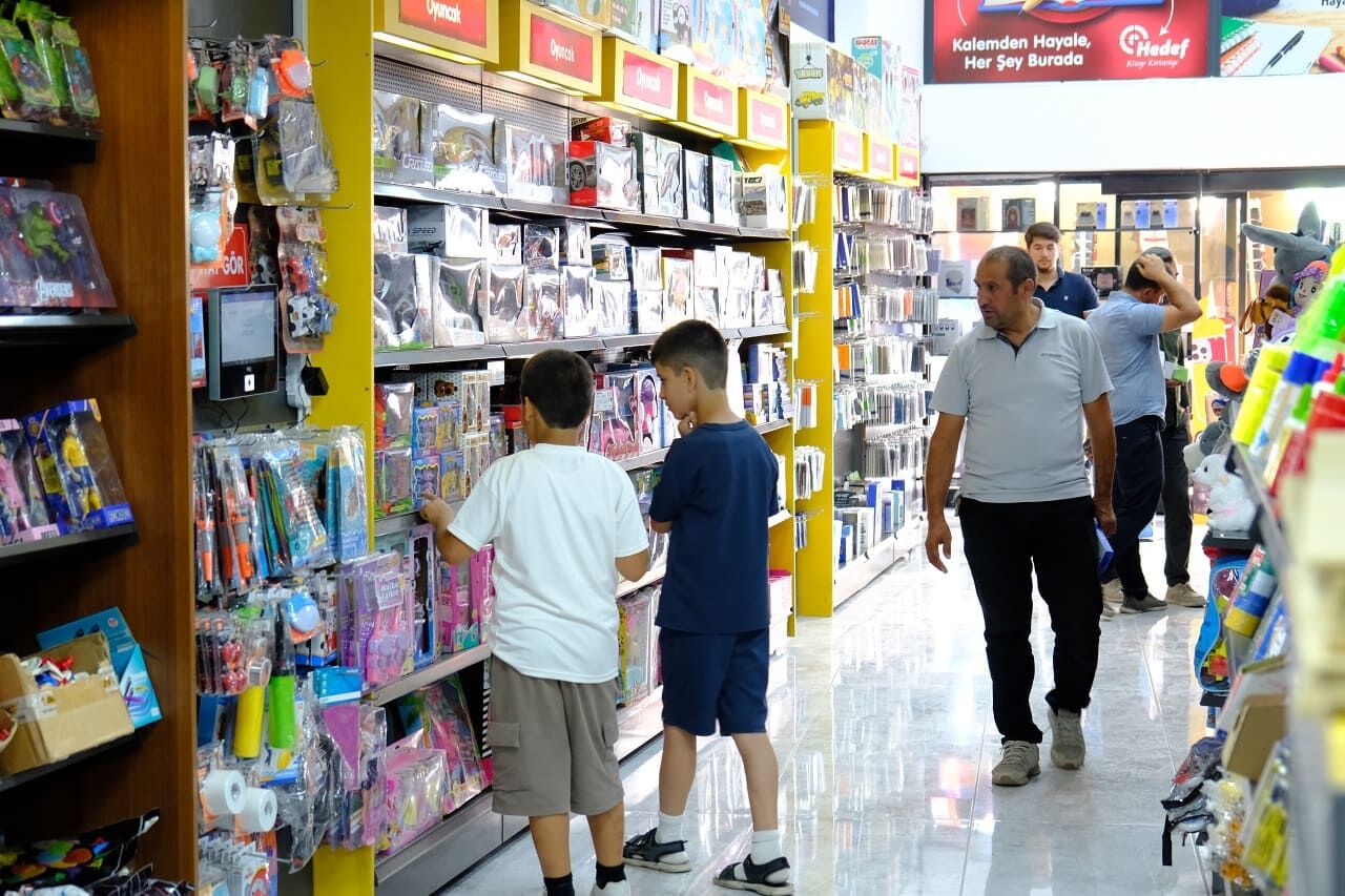 Van Hedef Kitap Kırtasiye Yeni Adresinde Hizmet Vermeye Başladı (12)