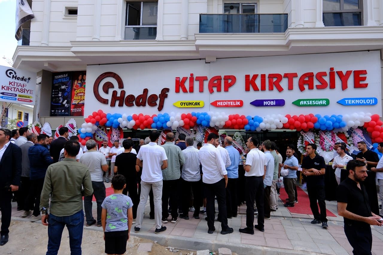 Van Hedef Kitap Kırtasiye Yeni Adresinde Hizmet Vermeye Başladı (6)