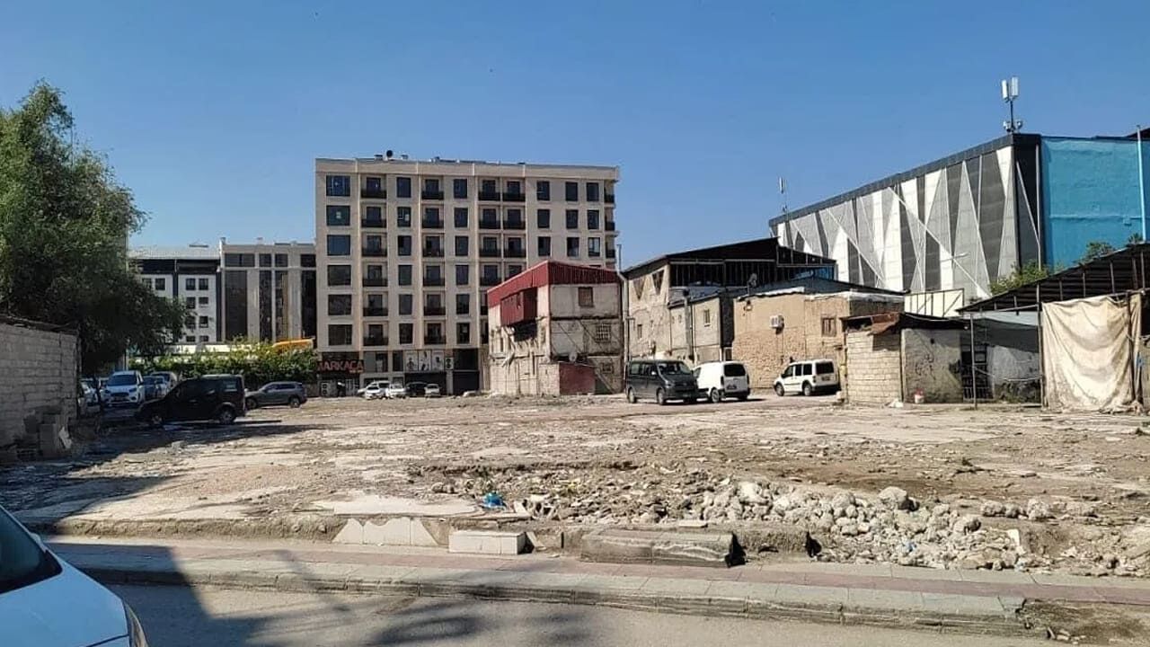 Van Mısır Çarşısı’nda Yeni Proje Için Ilk Kazma Vuruldu (4)